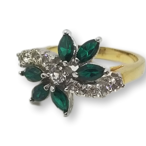 EMERALD GREEN & WHITE AUSTRIAN CRYSTAL FLORAL DESIGN GOLDPLATED LADIES RING - Picture 5 of 6